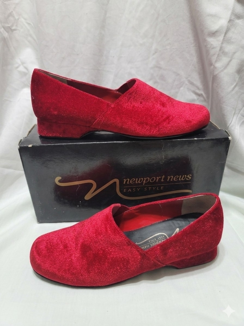 VTG Newport News Velvet Loafers Crimson Red Slip On Low Block Heel Size 9B NIB